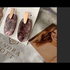 Kendra Scott Aragon Sable in Rose Gold